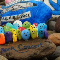 How to dye rocks with food coloring