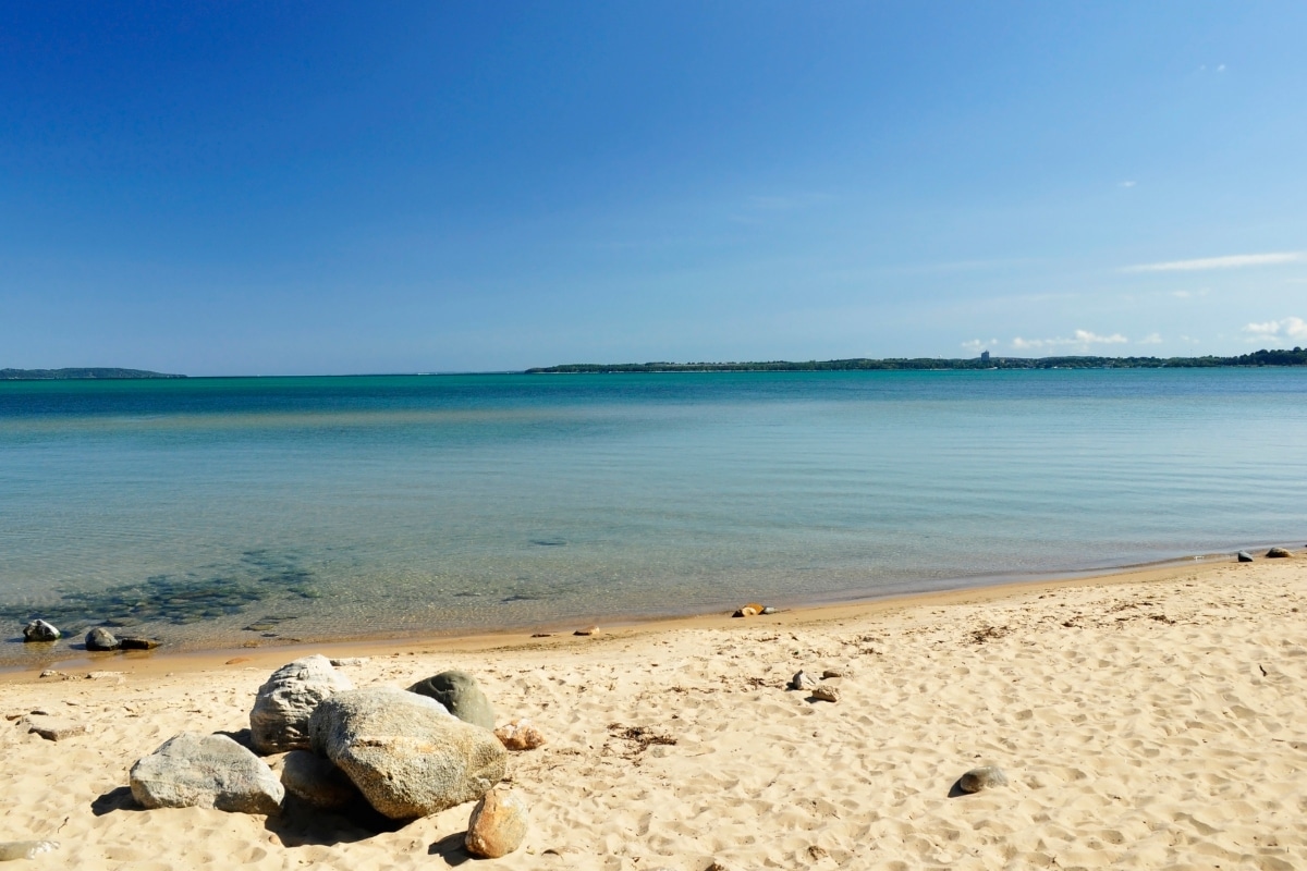 Best Rock Hunting Beaches on Lake Michigan